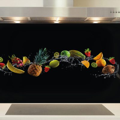 crédence-fond-de-hotte-noir-fruits-verre-sur-mesure-Miroiteries-Dubrulle